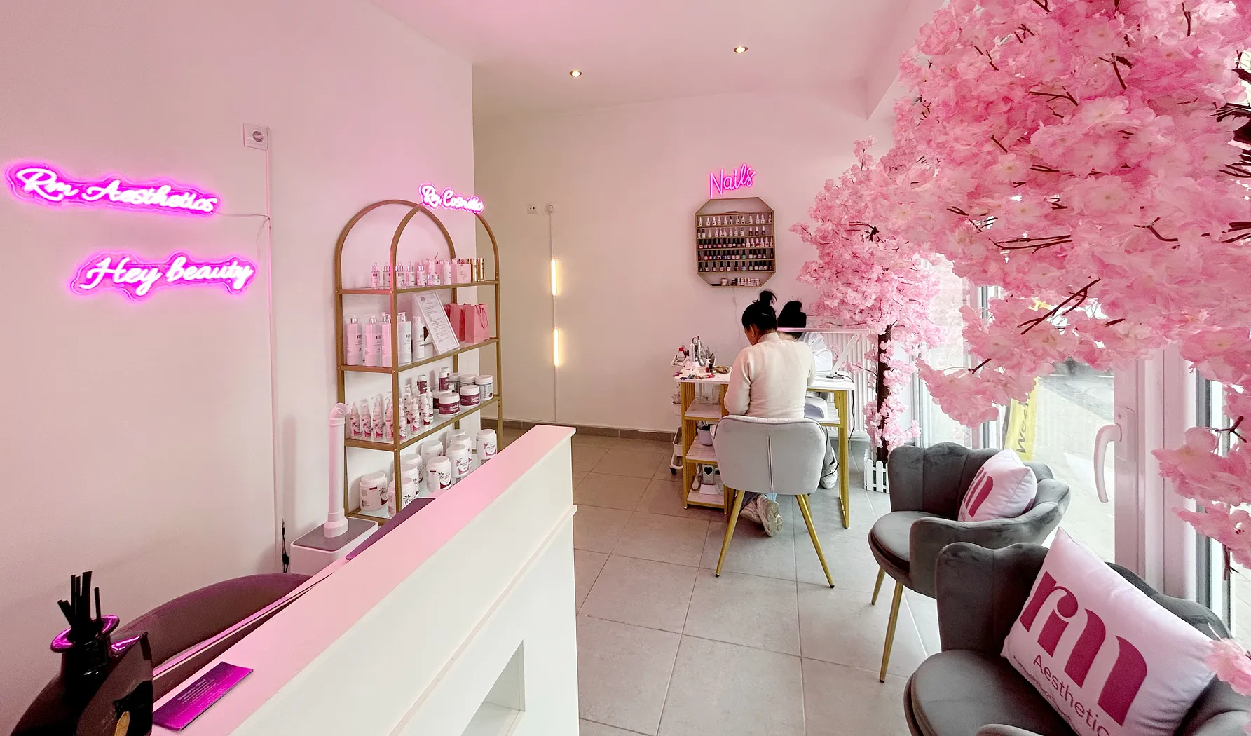 RM Aesthetics Champagne Interior